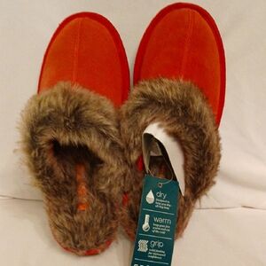 Sporto Red Faux Fur-Lined Slippers